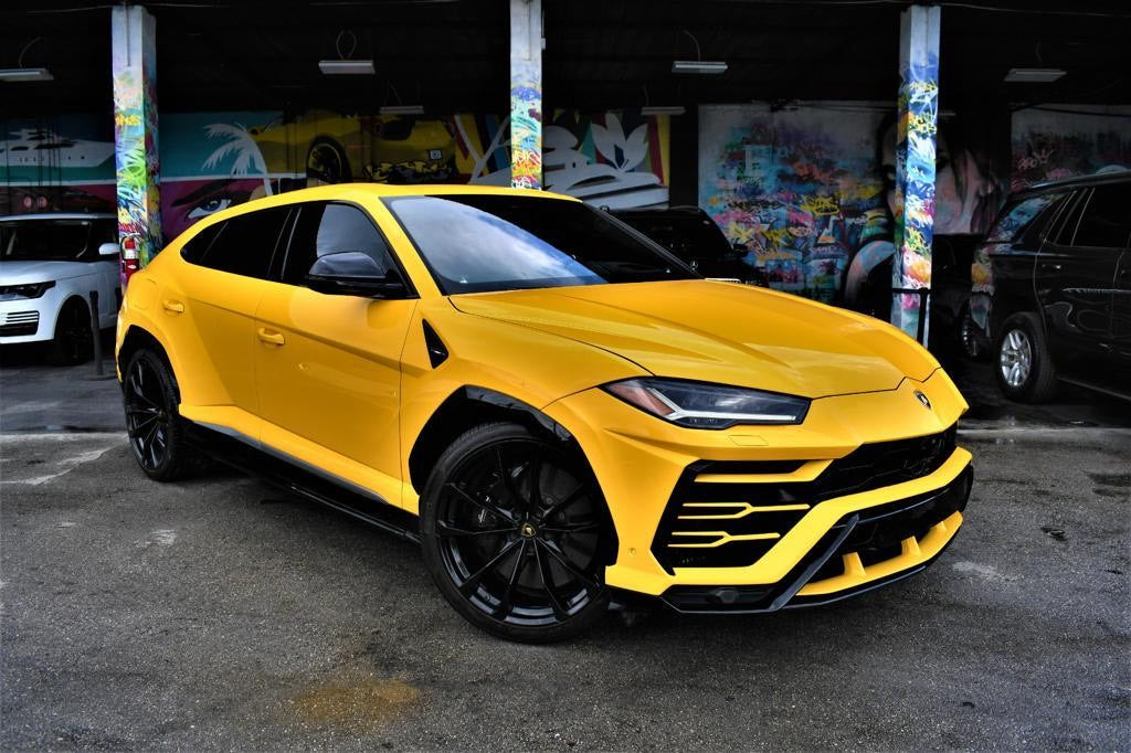 2022-lamborghini-urus-yellow