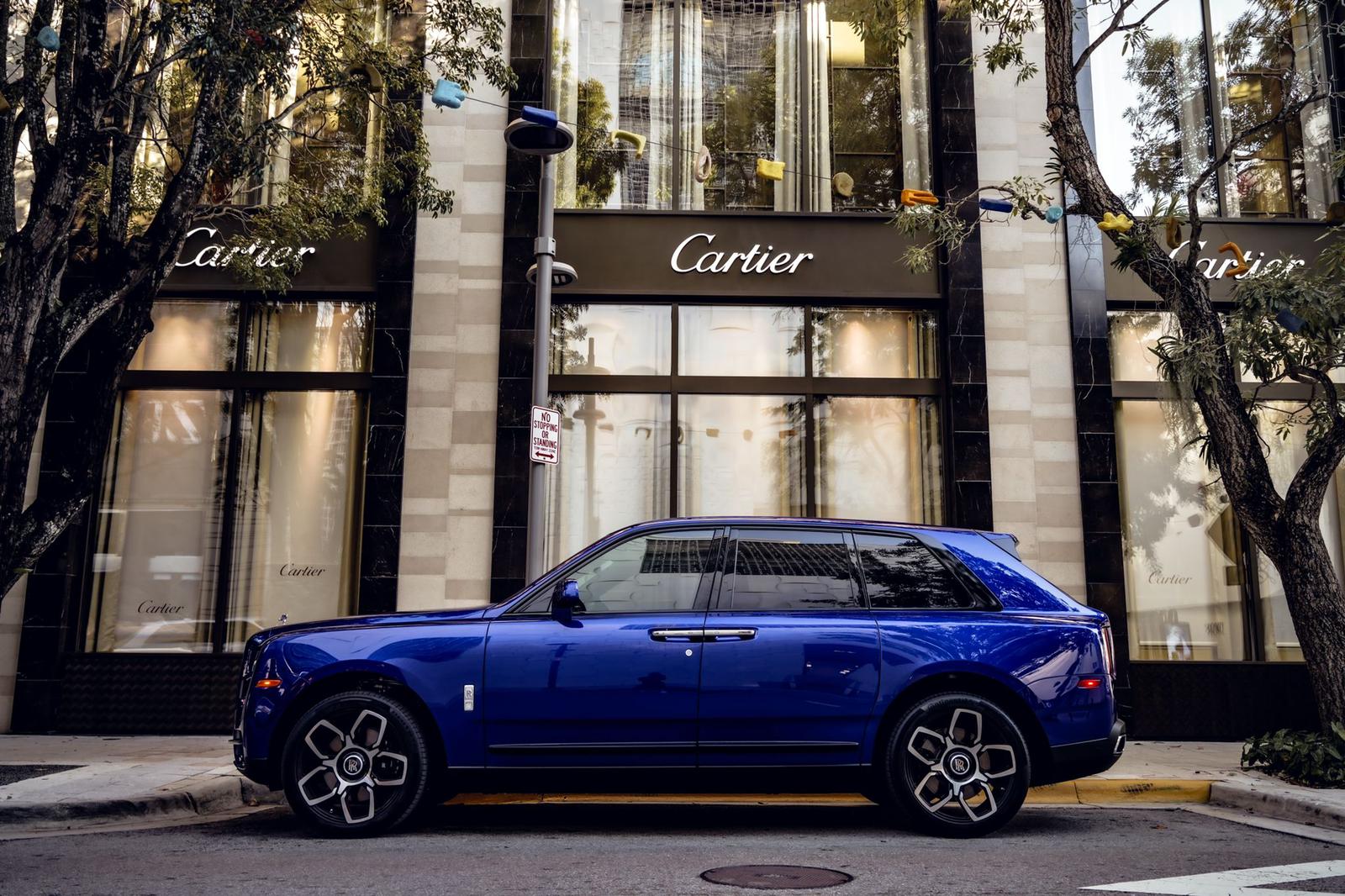 ROLLS ROYCE CULLINAN 2022 BLUE WITH STARLIGHT