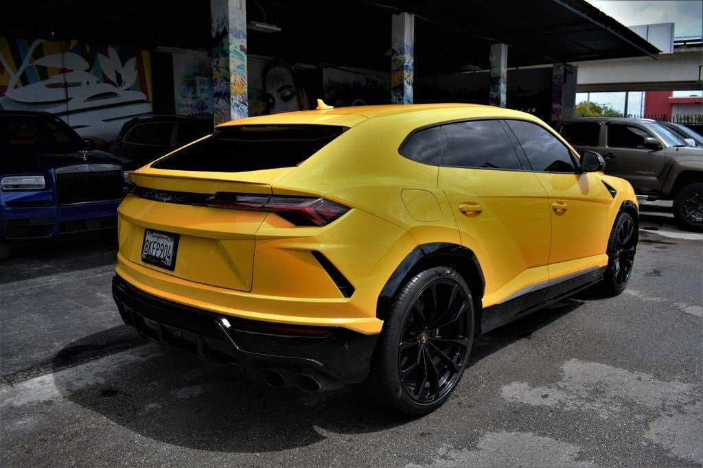 2022 LAMBORGHINI URUS YELLOW