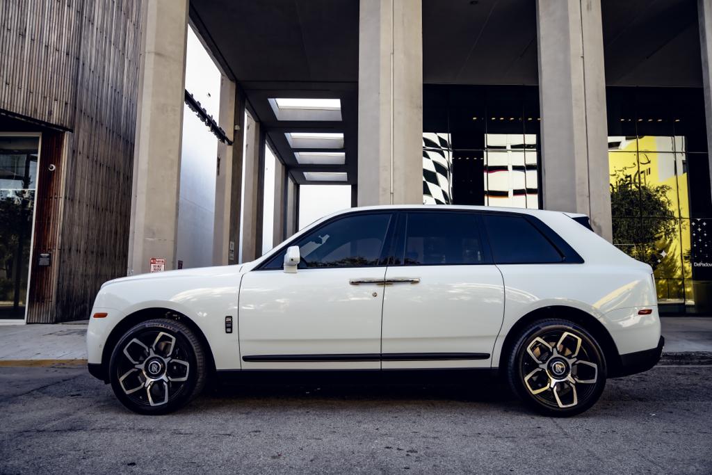 ROLLS ROYCE CULLINAN 2022 WHITE WITH STARLIGHT