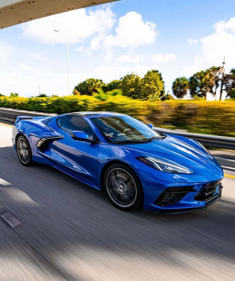 BLUE CORVETTE C8