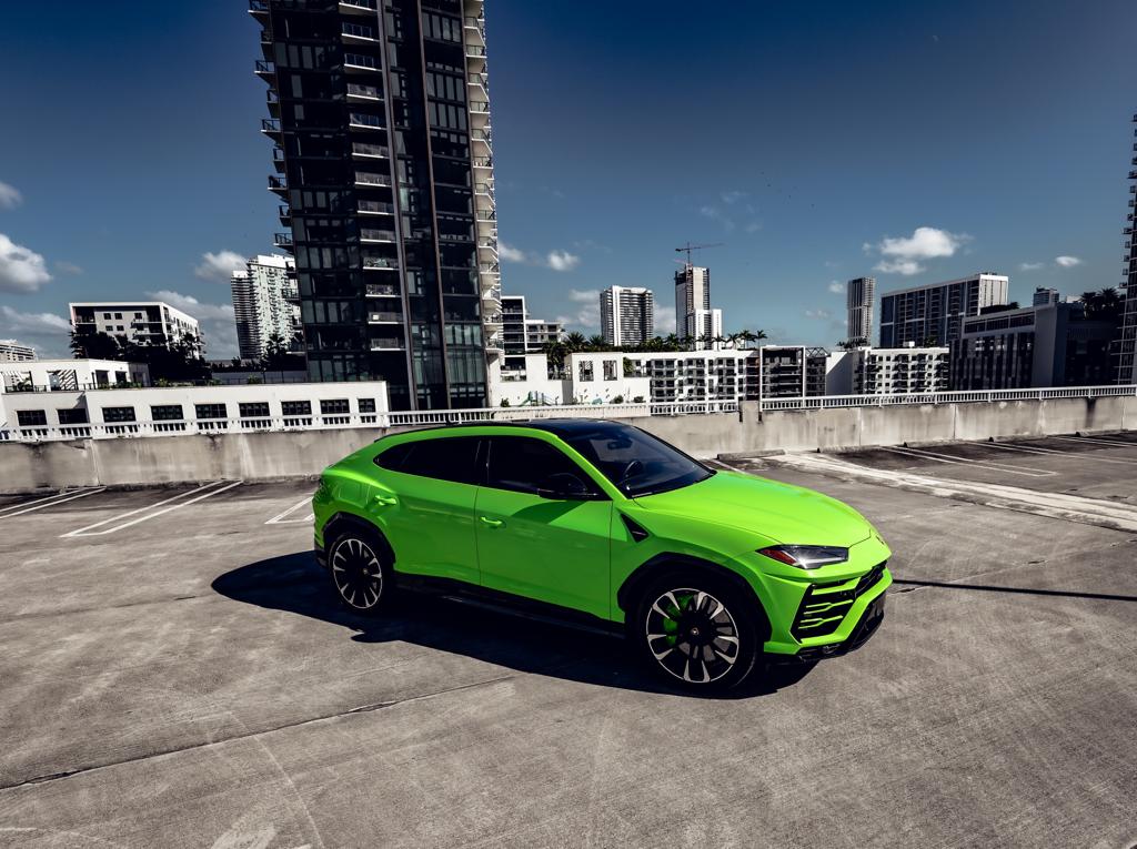 LAMBORGHINI URUS GREEN 2022