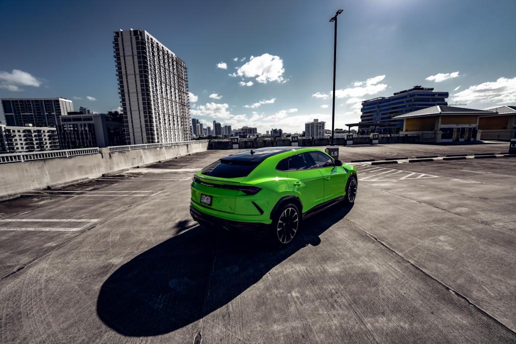 LAMBORGHINI URUS GREEN 2022