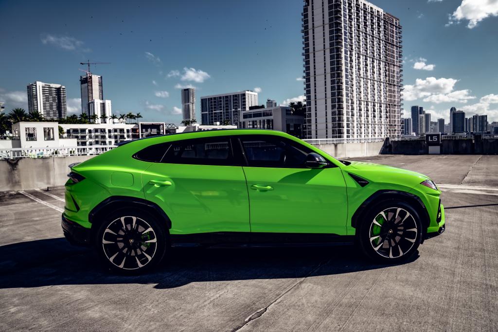 LAMBORGHINI URUS GREEN 2022