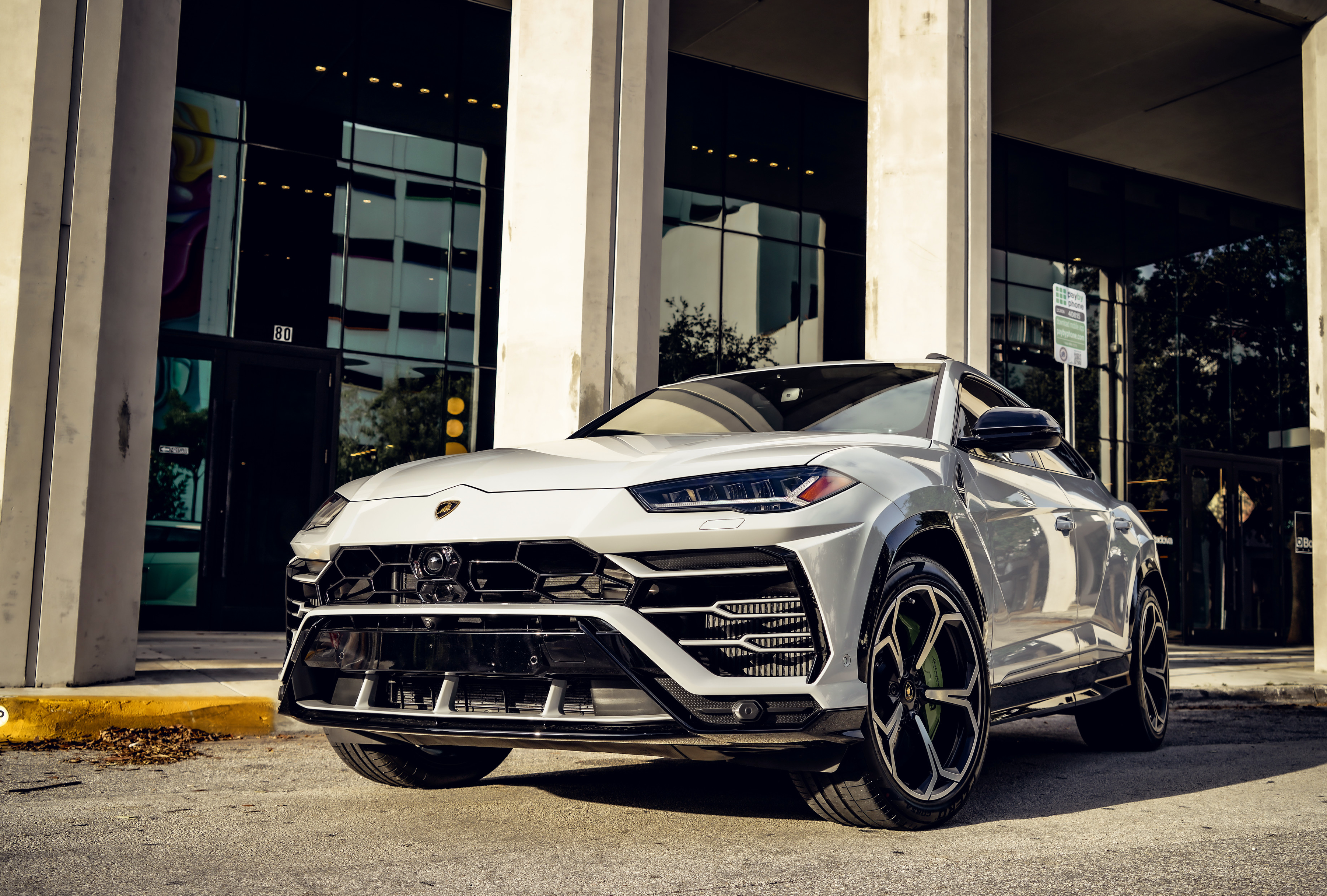 2022 LAMBORGHINI URUS - DOVE GRAY 2022