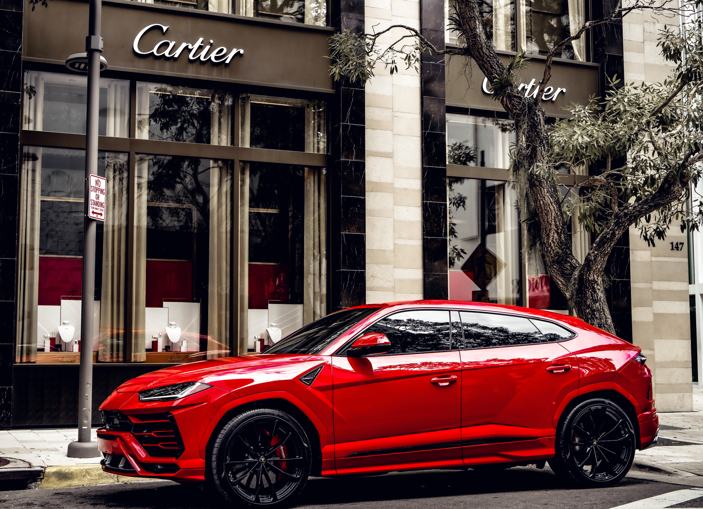 2022 LAMBORGHINI URUS - RED