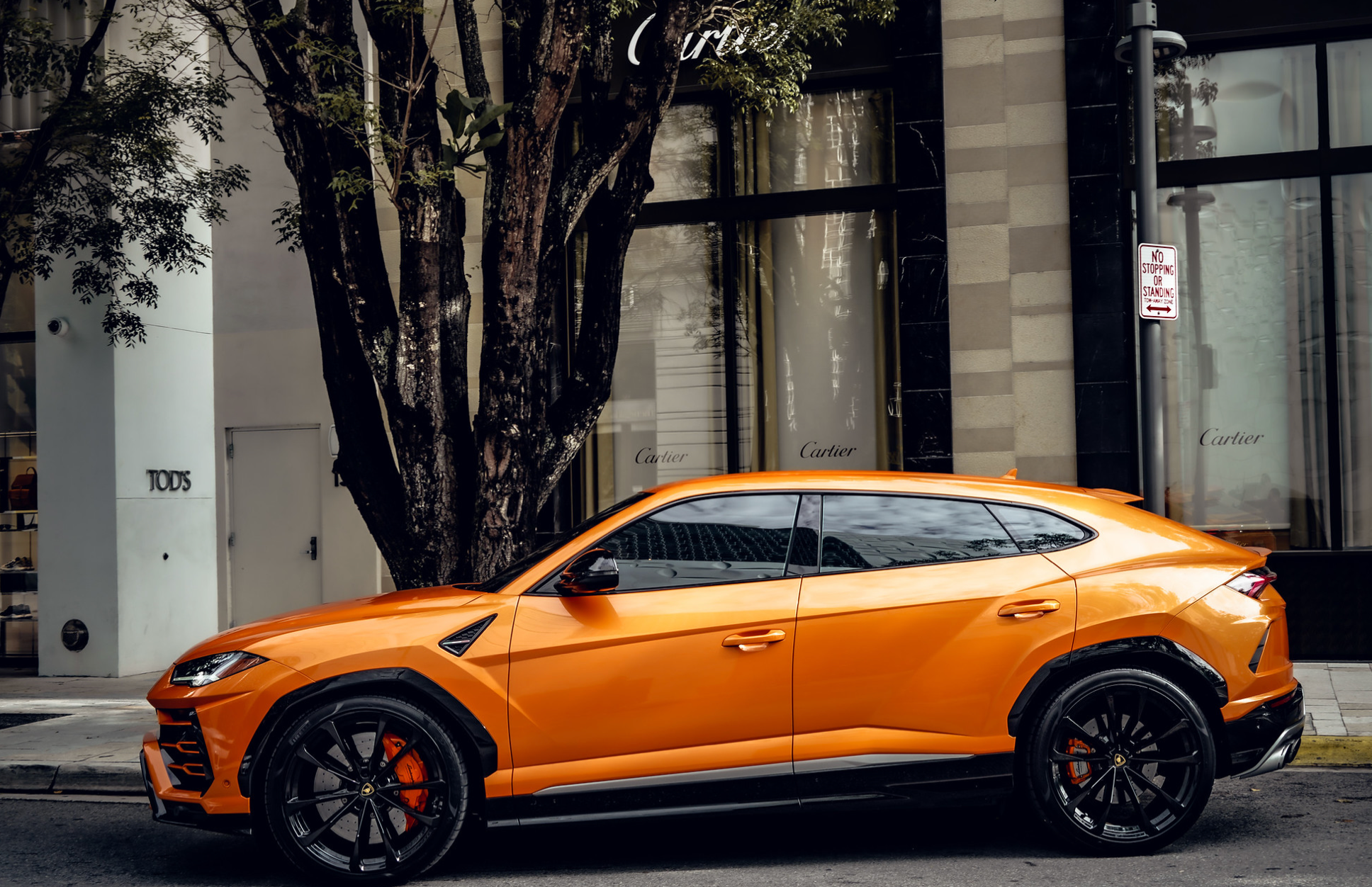 2022 LAMBORGHINI URUS STARLIGHT - ORANGE