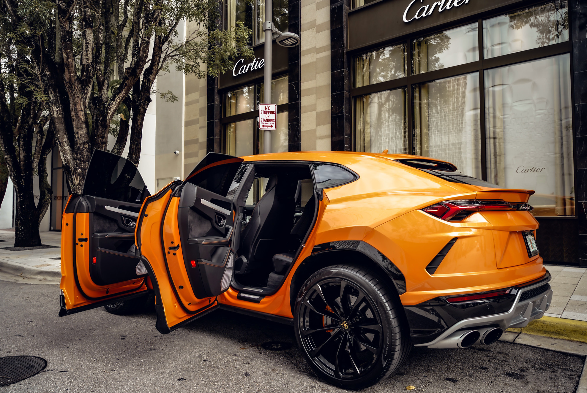 2022 LAMBORGHINI URUS STARLIGHT - ORANGE