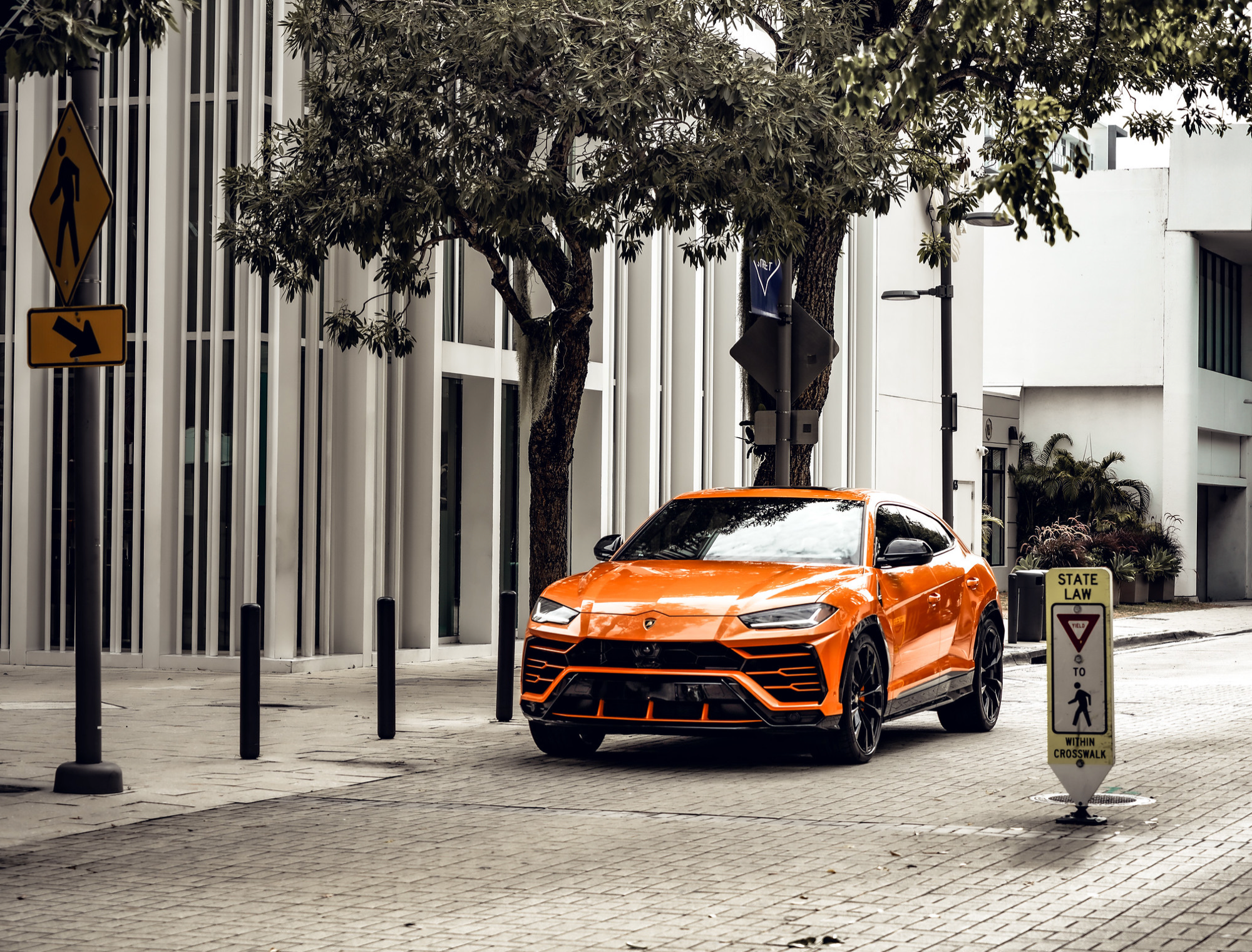 2022 LAMBORGHINI URUS STARLIGHT - ORANGE