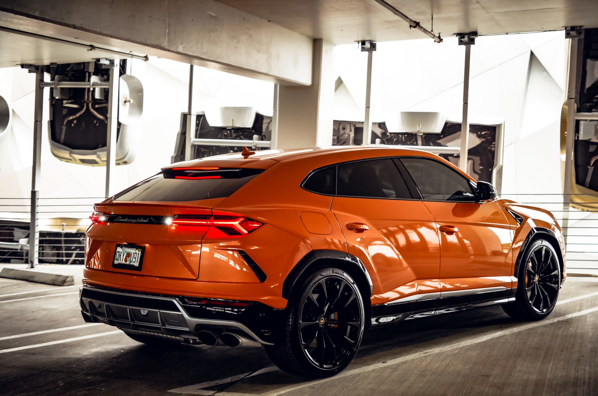 2022 LAMBORGHINI URUS STARLIGHT - ORANGE