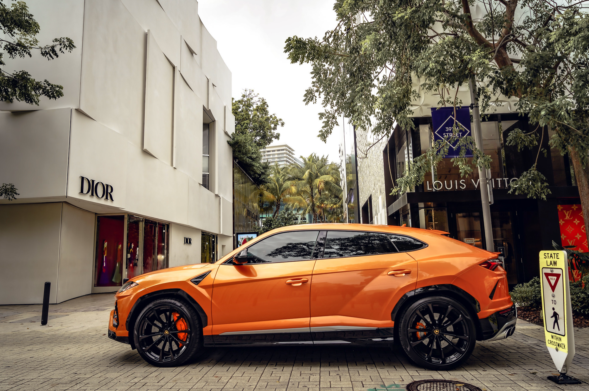 2022 LAMBORGHINI URUS STARLIGHT - ORANGE