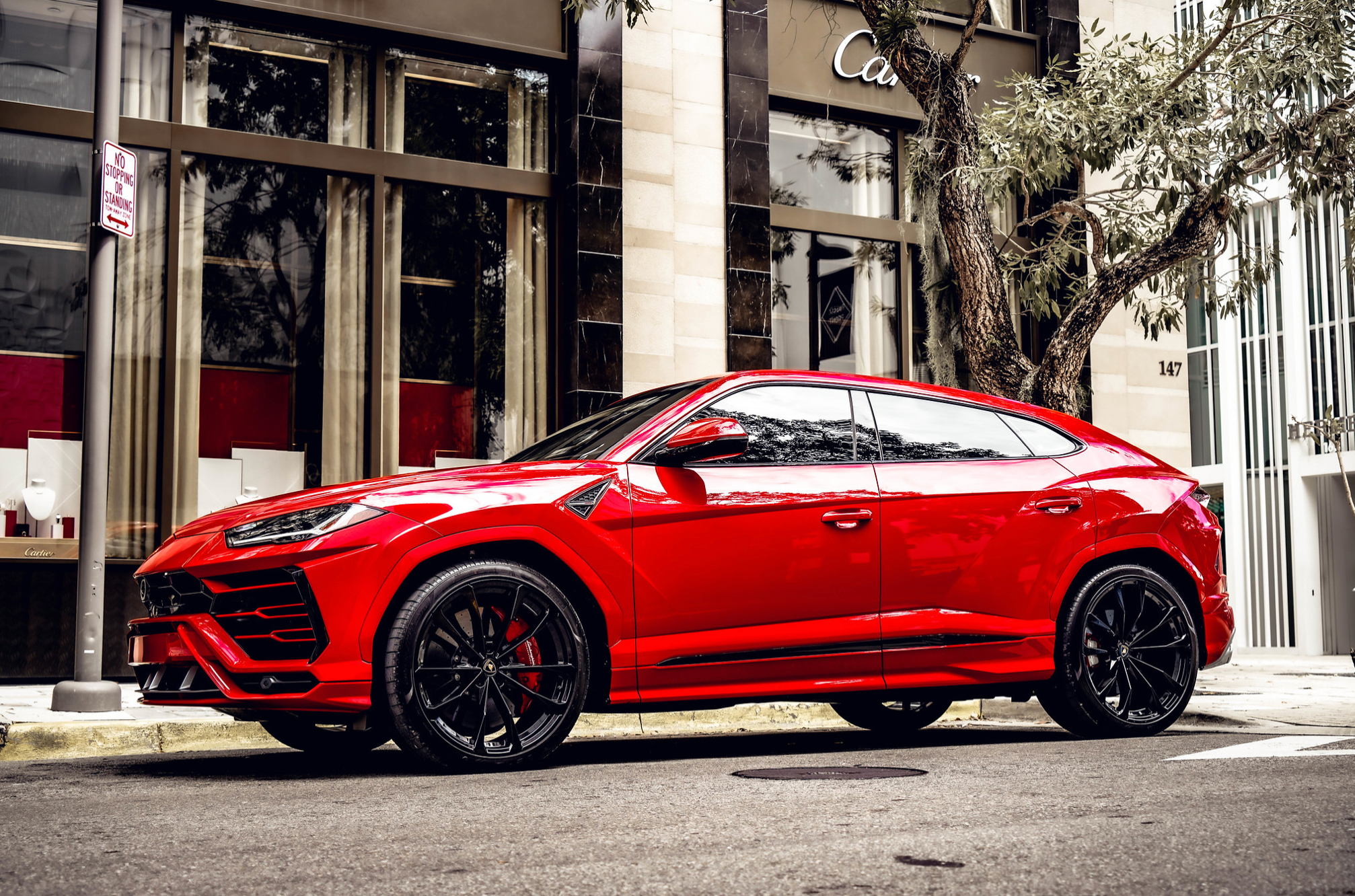 2022 LAMBORGHINI URUS - RED