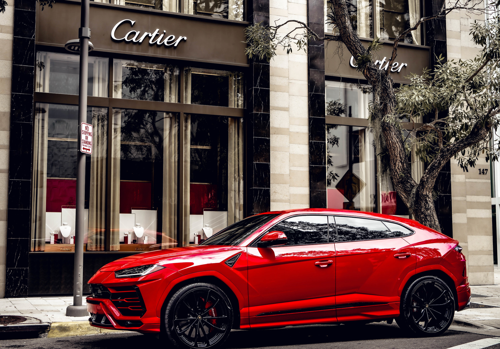 2022 LAMBORGHINI URUS - RED