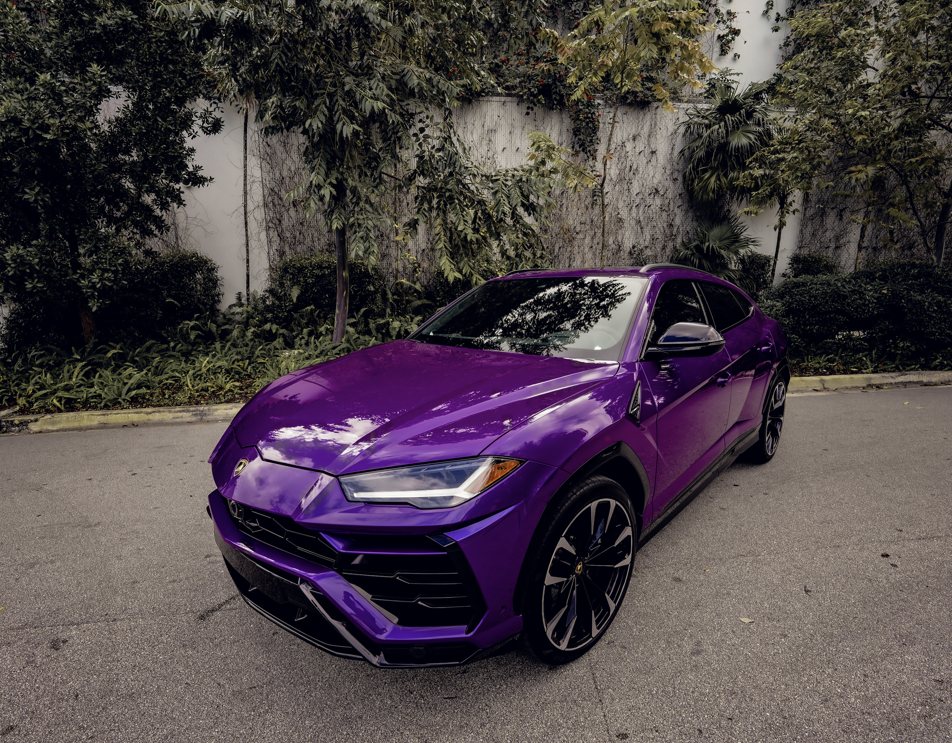 2022 LAMBORGHINI URUS PURPLE