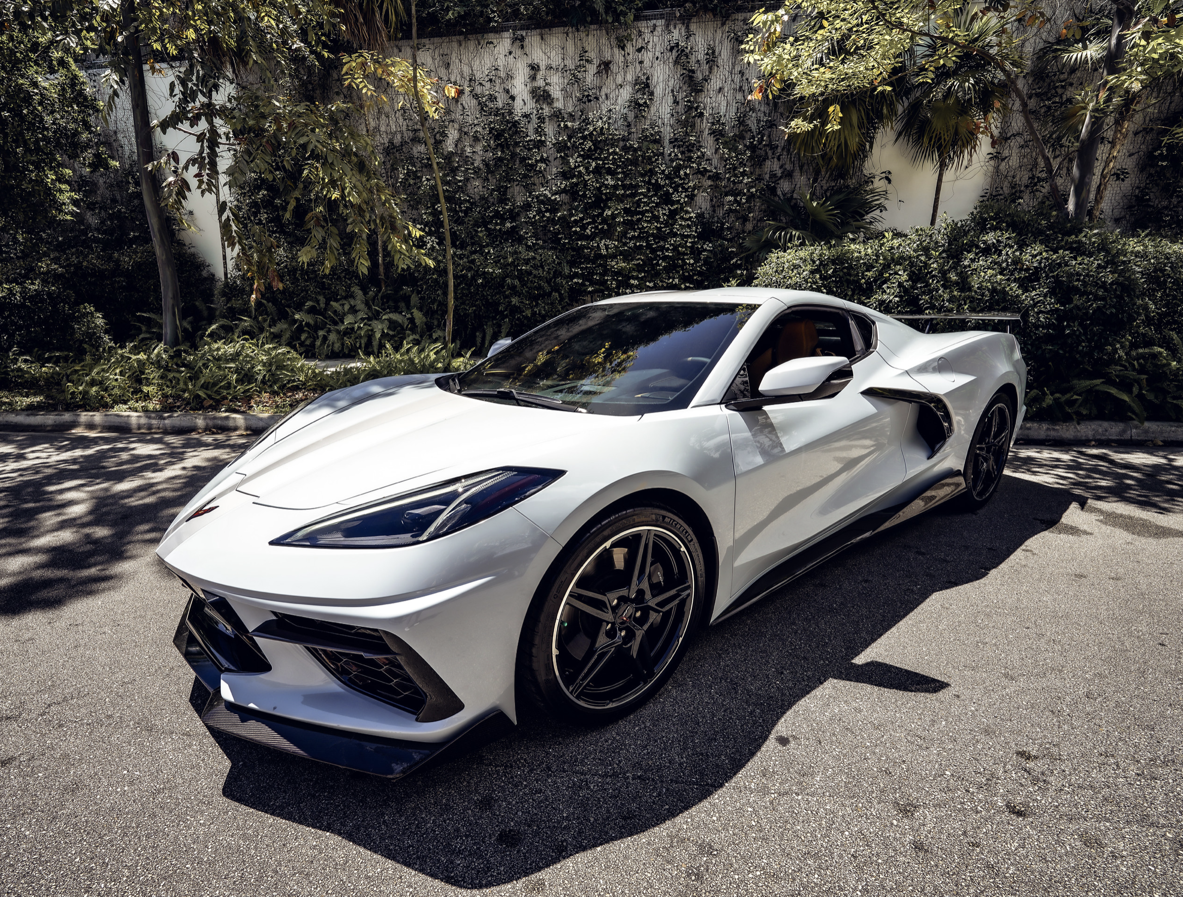 CORVETTE C8 WHITE