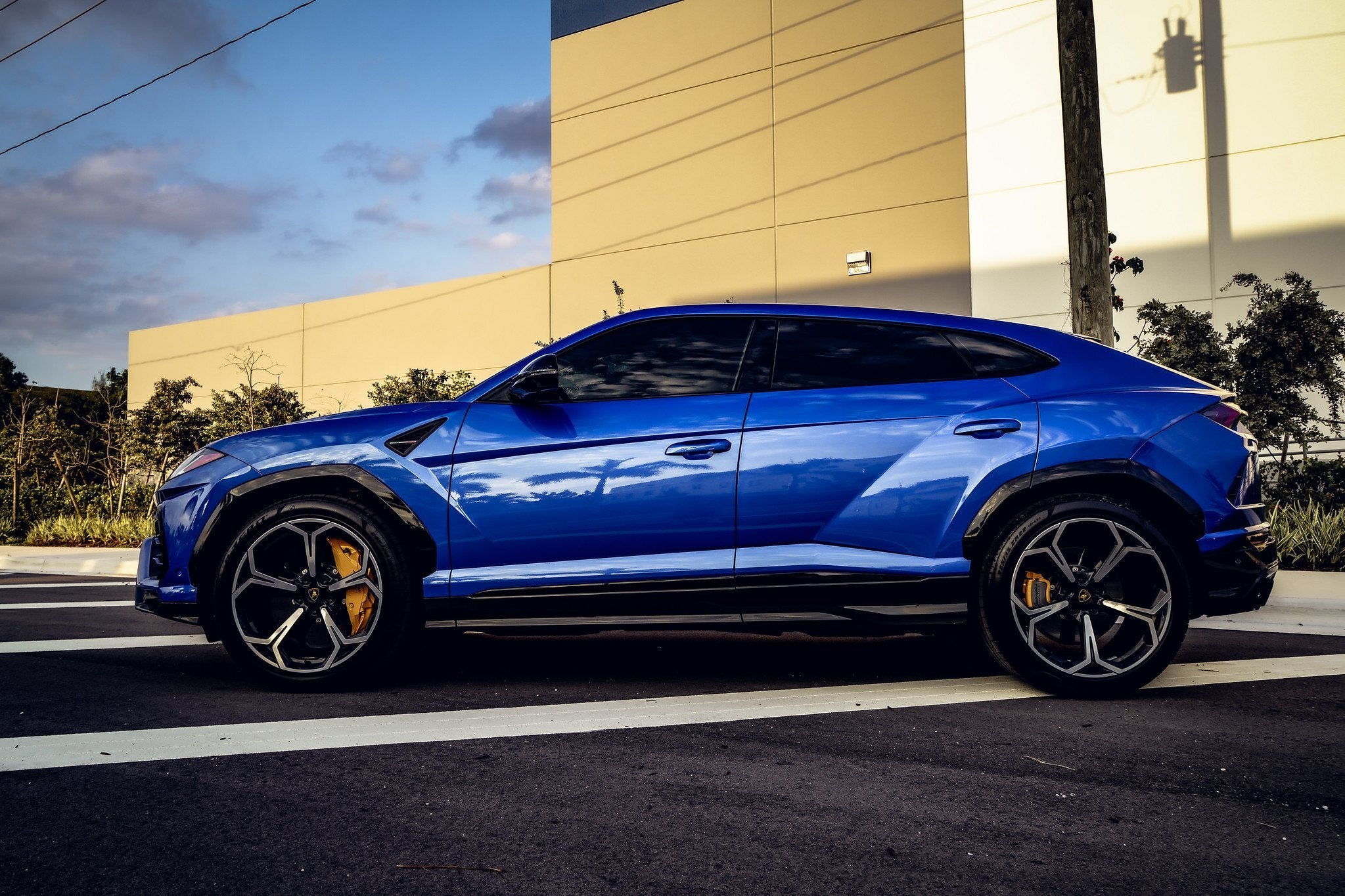 Blue 2022 Lamborghini Urus for Rent in Miami